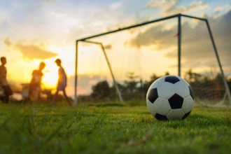 Márcio Velho da Silva revela como o futebol pode impulsionar o desenvolvimento de competências fundamentais em crianças e adolescentes.
