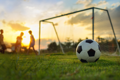 Márcio Velho da Silva revela como o futebol pode impulsionar o desenvolvimento de competências fundamentais em crianças e adolescentes.