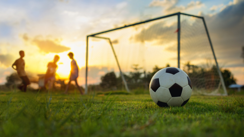 Márcio Velho da Silva revela como o futebol pode impulsionar o desenvolvimento de competências fundamentais em crianças e adolescentes.