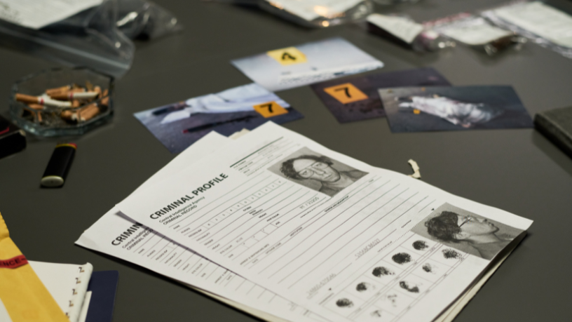 Mulher é presa em flagrante por crimes de organização criminosa e extorsão em Cascavel